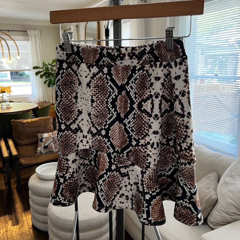 Flattering snakeskin skirt